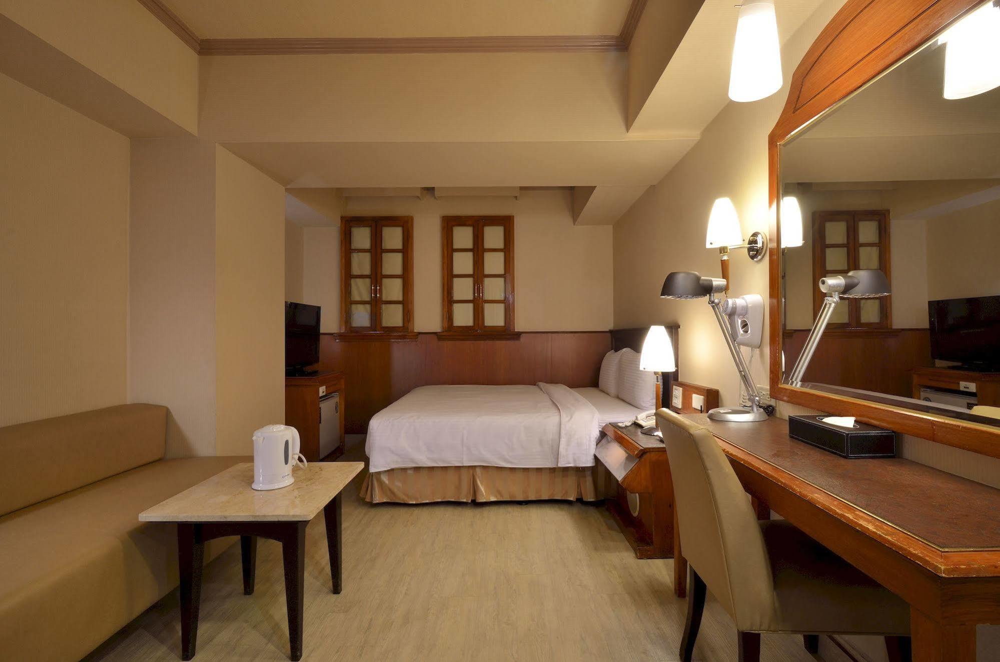 Goodness Hotel Гаосюн Экстерьер фото
