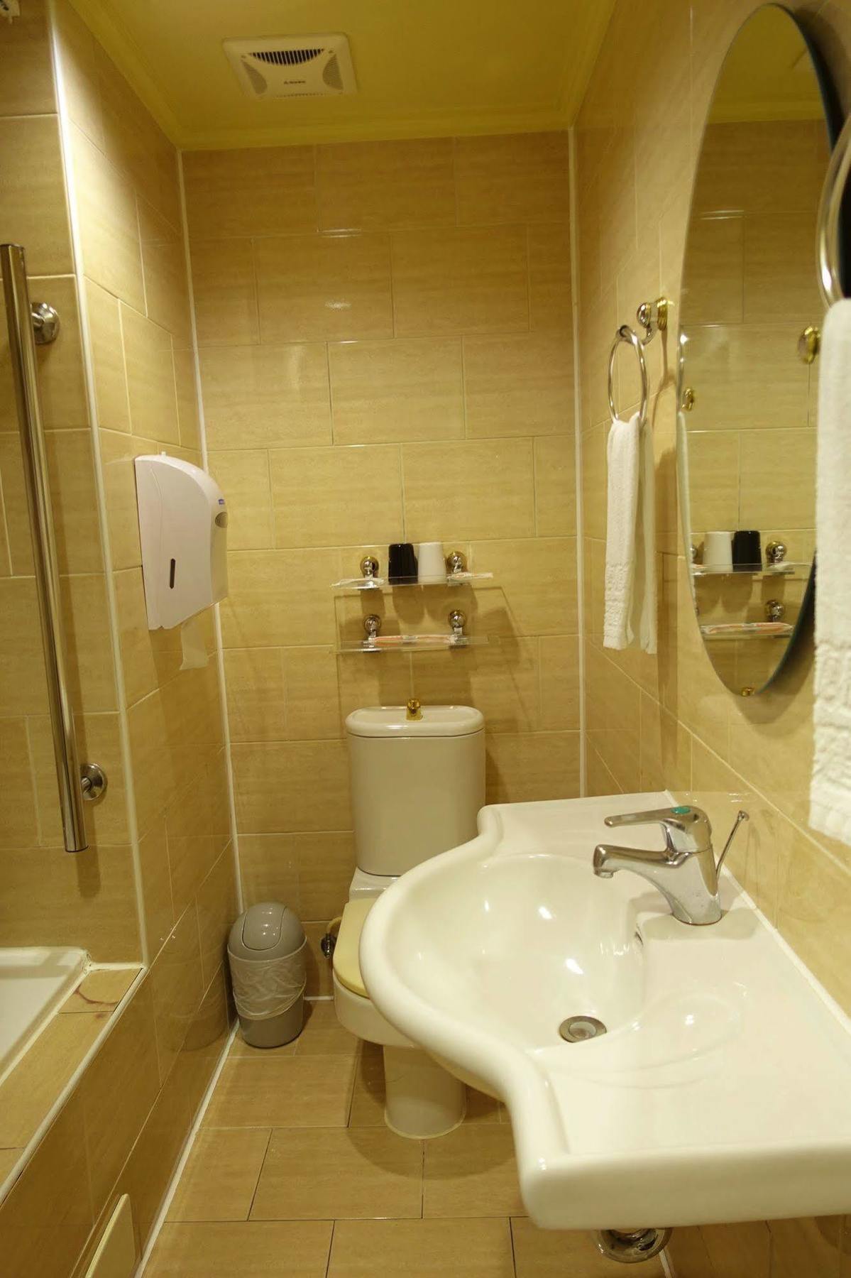 Goodness Hotel Гаосюн Экстерьер фото