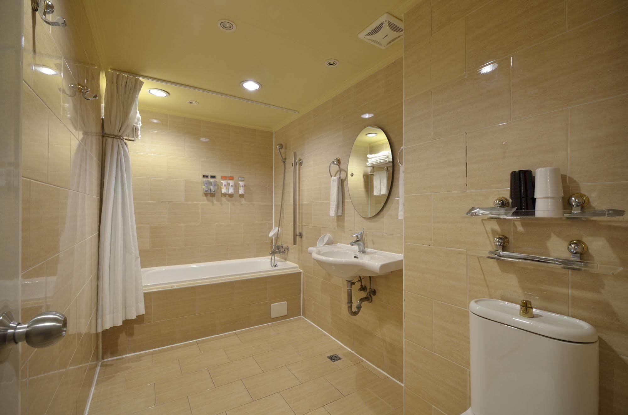 Goodness Hotel Гаосюн Экстерьер фото
