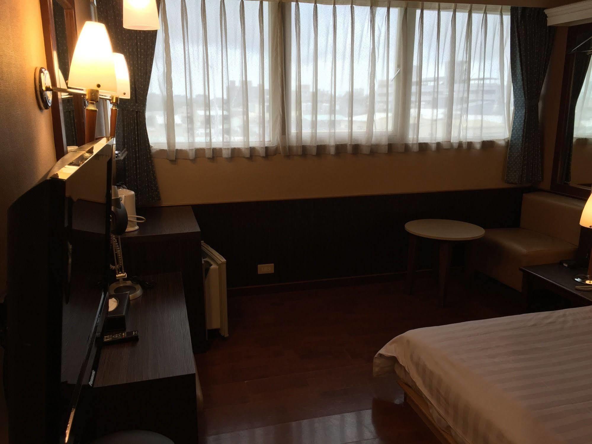 Goodness Hotel Гаосюн Экстерьер фото