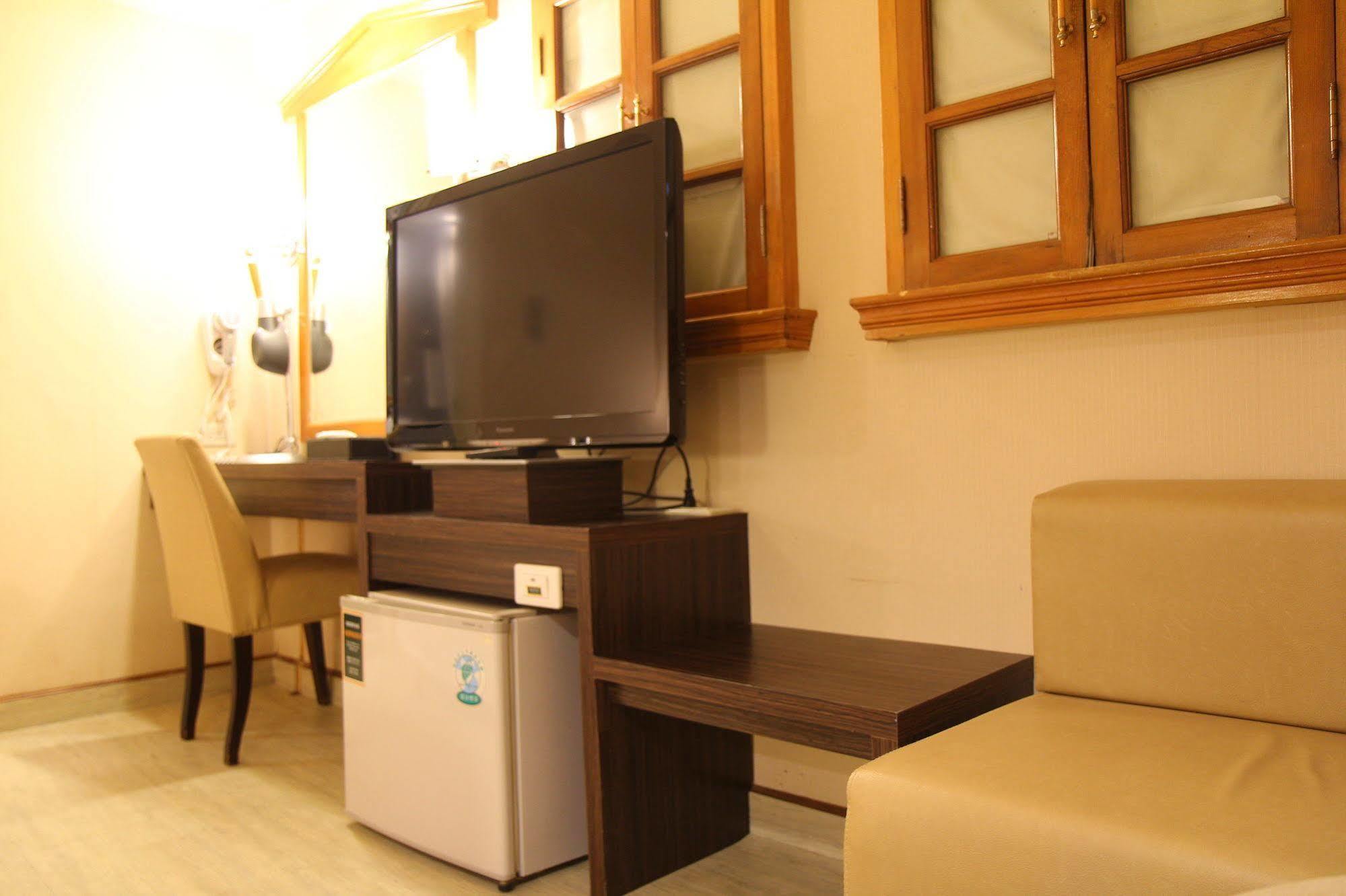 Goodness Hotel Гаосюн Экстерьер фото