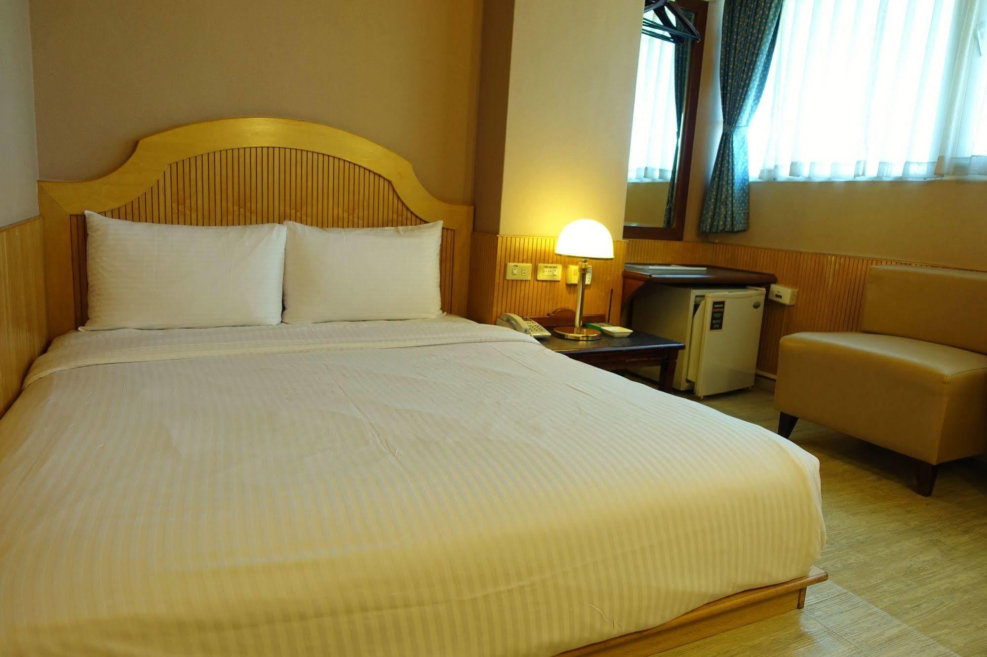 Goodness Hotel Гаосюн Экстерьер фото