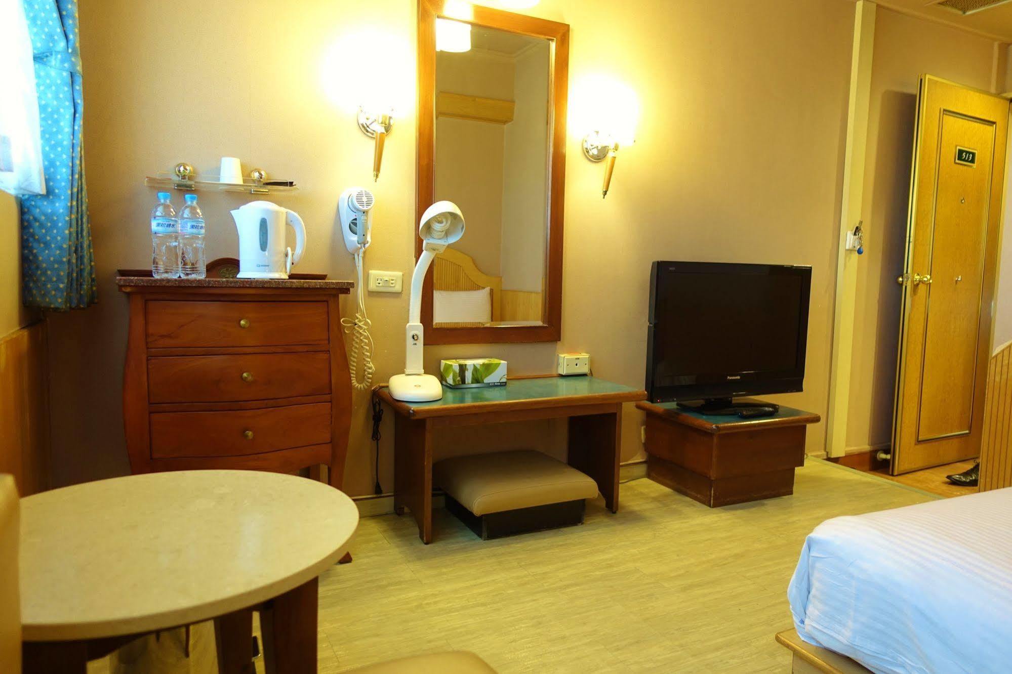 Goodness Hotel Гаосюн Экстерьер фото