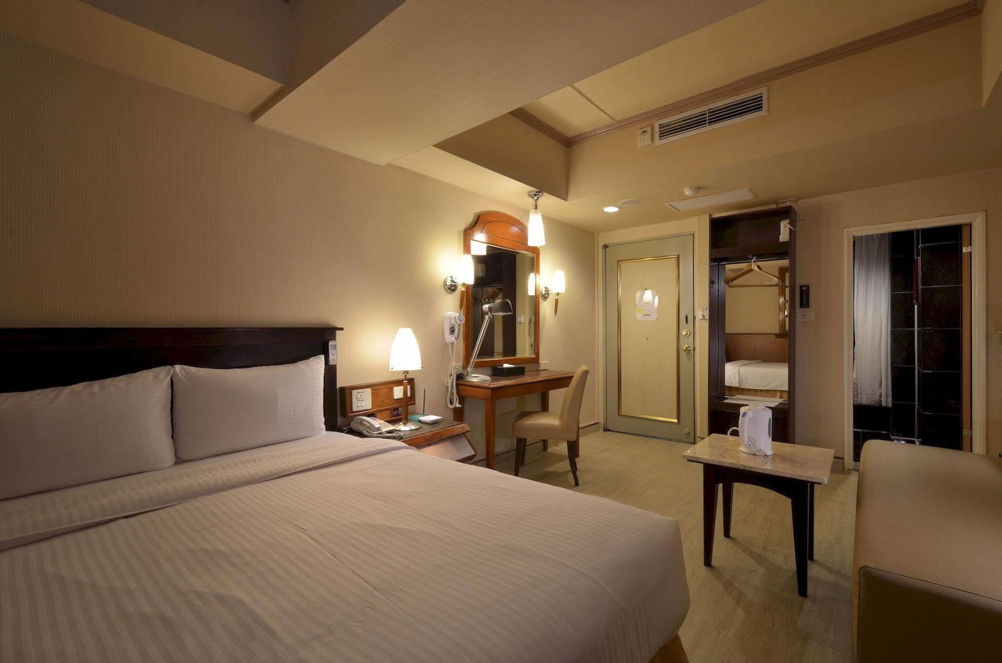 Goodness Hotel Гаосюн Экстерьер фото