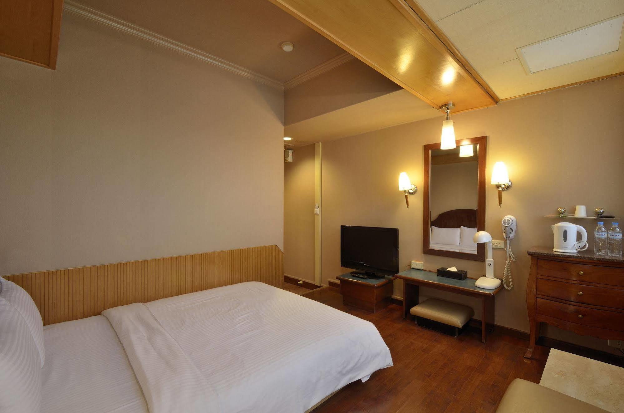 Goodness Hotel Гаосюн Экстерьер фото
